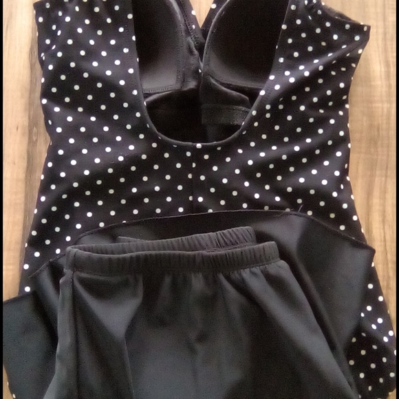Women Size 6/8 Swimsuit & Skort - Picture 7 of 8